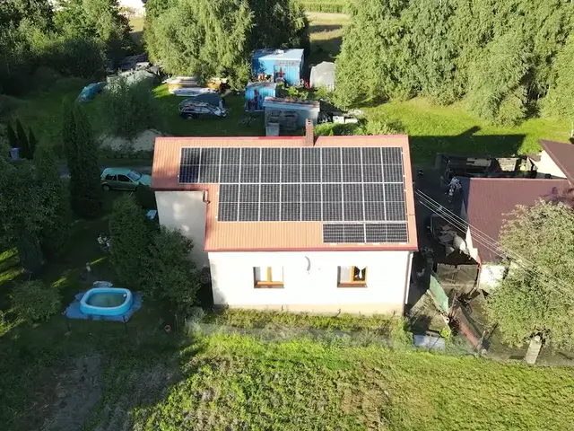 Instalacja fotowoltaiczna 9,68 kWp, Turza Śląska, widok z drona