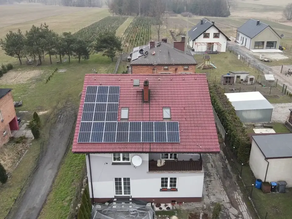 Instalacja fotowoltaiczna 6,16 kWp, Rydułtowy, widok z drona